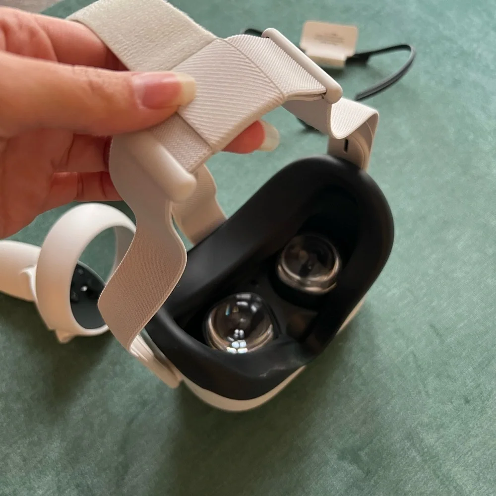 Oculus (Meta) Quest 2 virtual reality headset 128GB